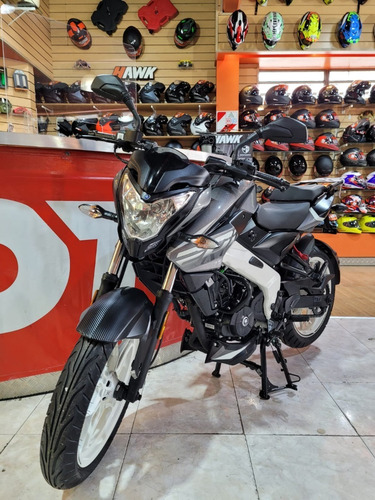 Imagen 16 de 20 de Bajaj Rouser 200 Ns Dunlop 0km