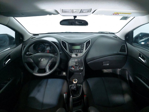 Imagem 13 de 15 de 179288 - Hyundai Hb20 2015 Com Garantia