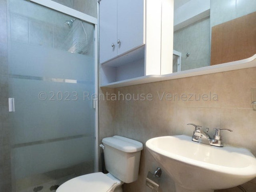 Imagen 23 de 30 de María Reyes Vende, Espectacular Apartamento Amoblado, En El Este De La Ciudad, El Edificio Cuenta Con Planta Eléctrica Y La Cocina Es Moderna