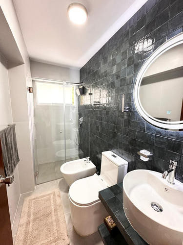 Bello Monte Apartamento Remodelado En Alquiler
