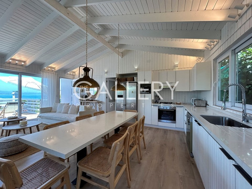 Casa En Cachagua Recién Remodelada Con Vista Al Mar