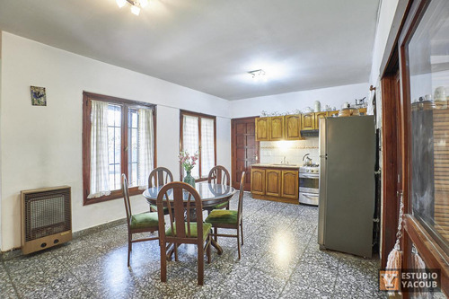 Casa Venta - 3 Dormitorios 2 Baños - Cocheras - Piscina - 180mts2 - City Bell, La Plata