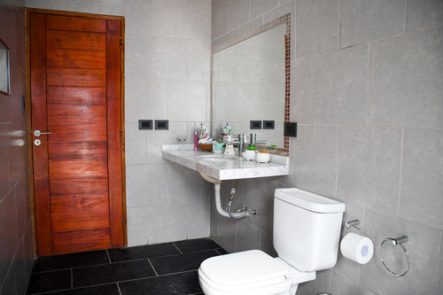 Casa En Venta Con Pileta En Barrio Privado La Carolina Golf Y Country Club