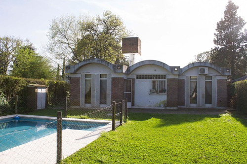 Imagen 1 de 14 de Vende Casa En Club De Campo El Moro