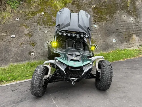 Can Am Maverick R 2024-muchos Extras