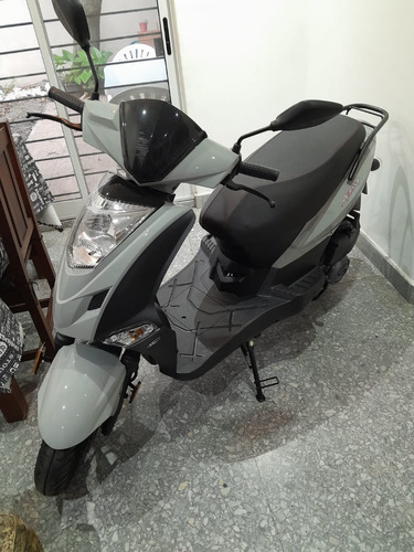 Moto Kymco Mod Agility 125 Metallic Gray   18 Km Reales