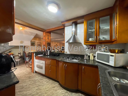 Town House En Venta En Urb. Privada Maracay 25-16988 Holder