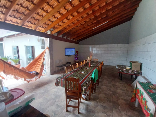 Casa Com 2 Quartos 3 Banheiros 1 Sala Grande E Garagem Grand
