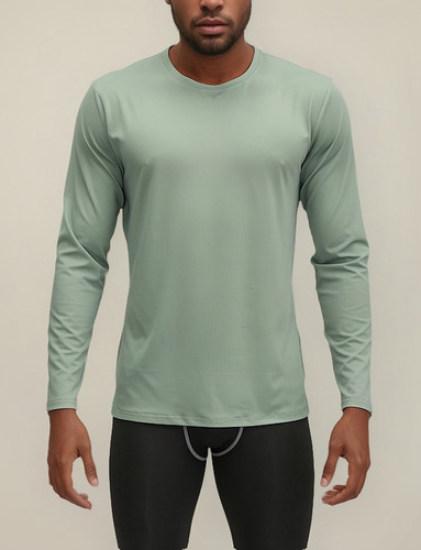 Use Una Camiseta Negra De Manga Larga Con Cuello Redondo En