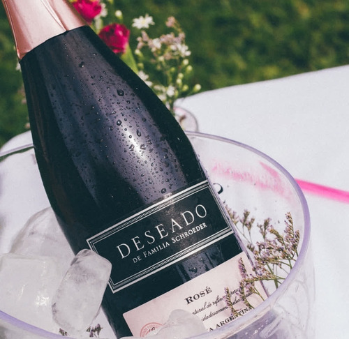 Imagen 4 de 10 de Espumante Deseado Rosé Caja X 6 X 750ml. - Familia Schroeder