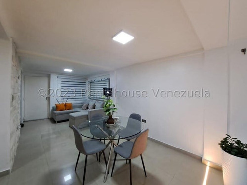 Juan Carlos González. Renta House Carabobo Vende Townhouse Res. Villa Jardín San Diego Mls #24-565 Rah/jcg.