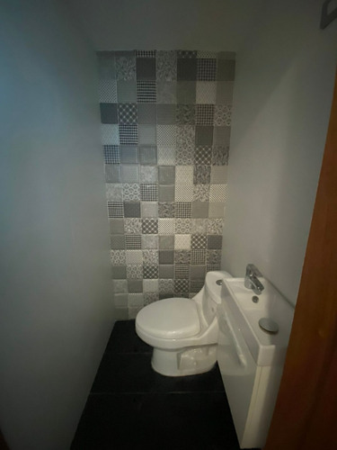 Imagen 17 de 24 de La Esperilla Apto. Nuevo, Piso 14 - 3hbs -3 Parqueos - Hermosa Vista Al Mar Y A La Ciudad - Área Social Con Lounge Bar Piscina Con Hidroterapia -gimnasio-spa De Masaje - Sauna- Área Infantil -salón
