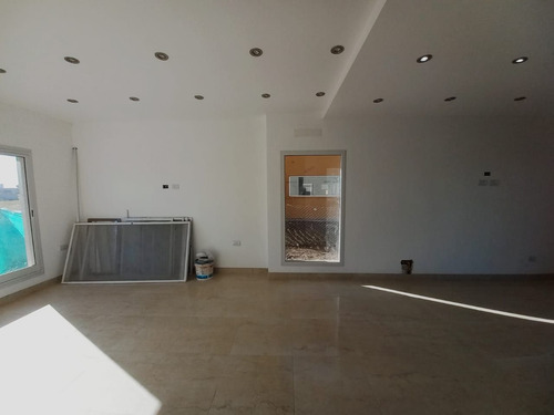 Imagen 6 de 28 de Casa En Venta En San Ramiro - Pilar Del Este