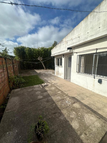 Casa En Venta - 3 Dormitorios 2 Baños - Villa Gesell