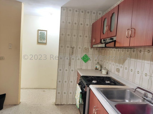 Imagen 5 de 30 de Apartamento En Venta En Av Pedro Leon Torres Barquisimeto De 125 Mts Con Una Excelente Distribución Entre 4 Habitaciones, 3 Baños, Cocina, Comedor, Sala Y Área De Balcón Gabriela C.