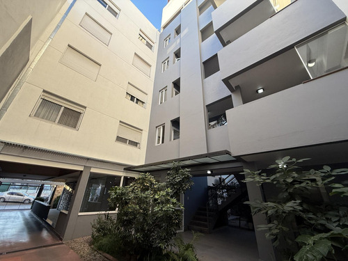 Departamento De 3 Ambientes - Castelar Centro