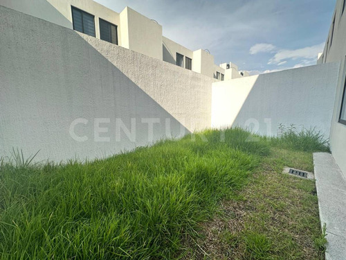 Renta Casa Fracc. Aurea, Toluca, México