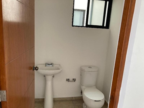 Imagen 7 de 10 de Local En Centro Comercial En Renta En Plazas Del Sol 1a Sección, Querétaro, Querétaro