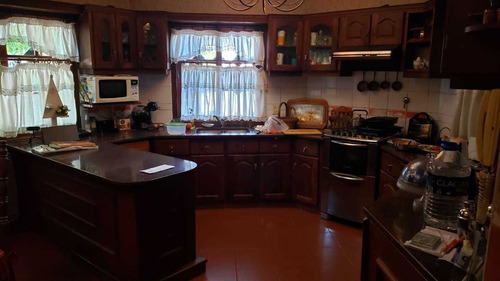 Chalet De Categoría En Muy Buena Ubicación