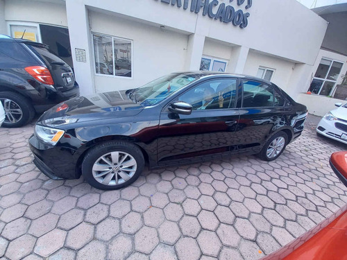 Imagen 2 de 12 de Volkswagen Jetta 2016 4p Comfortline L5/2.5 Aut