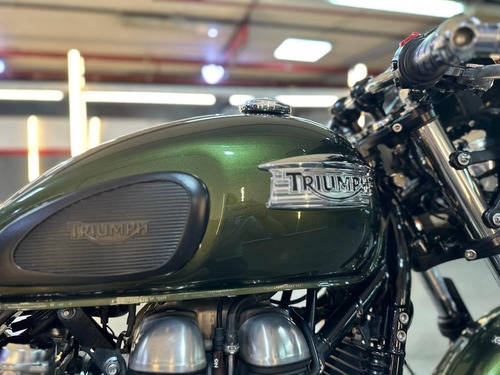 Triumph Thruxton 900
