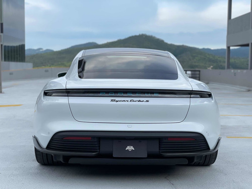 Imagen 8 de 15 de Porsche Taycan Turbo S