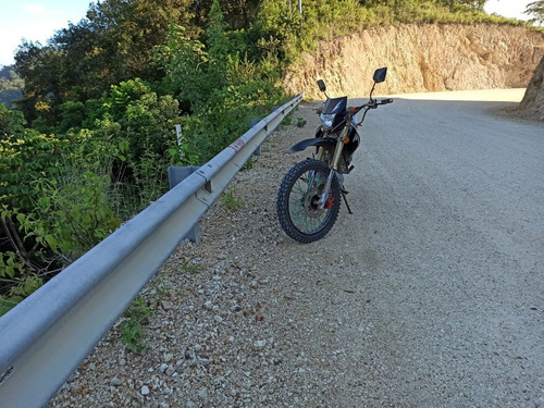 Imagen 5 de 5 de Motocicleta Skrambler 200