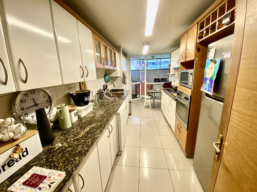 Imagen 11 de 23 de Espectacular Departamento Dúplex En Bicentenario, Vitacura