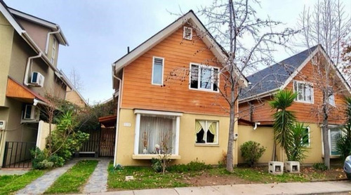 Casa En Venta De 3 Dorm. En Jardines Las Vizcachas
