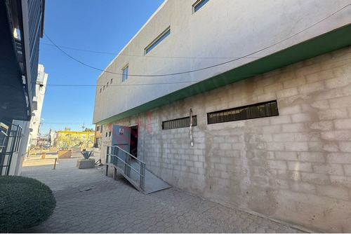 Terreno Con Edificio Comercial En Venta Ubicado En Centro Civico