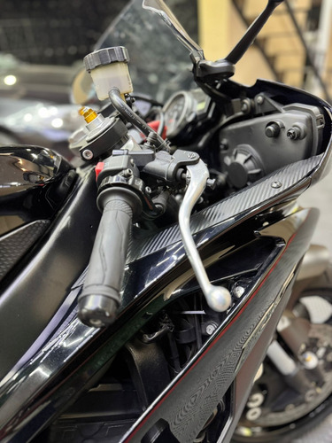 Yamaha R6