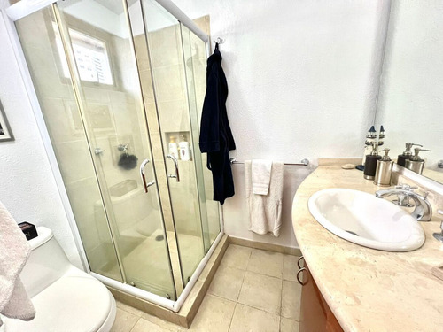 Linda Y Funcional Casa En Venta En Hacienda De La Ronda, En Hac. De Las Palmas