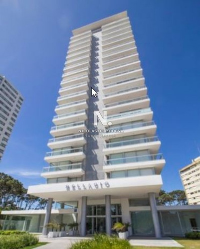 Apartamento En Roosevelt - Punta Del Este- Ref: 2935