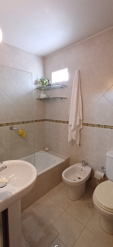 Venta Departamento De Categoria- Con Pileta- Cochera- 2 Habitaciones