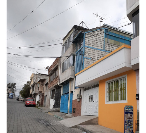 Imagen 1 de 23 de Vendo Casa Independiente Con Opcion A Construir Otros Pisos, Calle Principal, Norte De Quito Carapungo