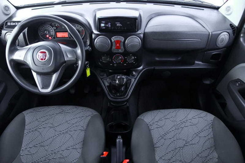 Imagem 6 de 9 de Fiat Doblo Essence 7l E