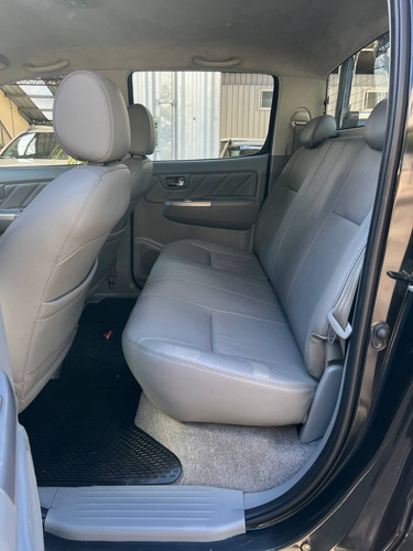 Toyota Hilux 3.0 Cd Srv Cuero 4x4 /// 2011 - 240.000km