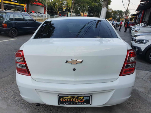 Imagem 4 de 10 de Chevrolet Cobalt 2015 1.4 Ls 4p