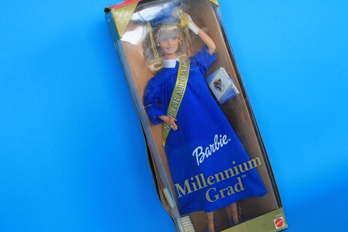 Barbie Millennium Grad 1999 Mattel (Usado)
