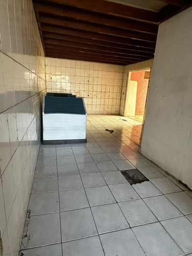 Casa En Venta En Los Ministros, Barrio Las Rosas. Maipú