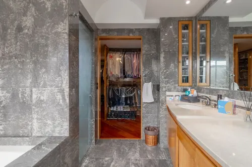 Apartamento En Venta En Chicó Navarra. Cod V16129