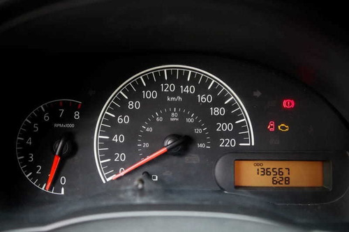 Imagem 13 de 15 de Nissan Versa 1.6 Sv Flex Mec 2013