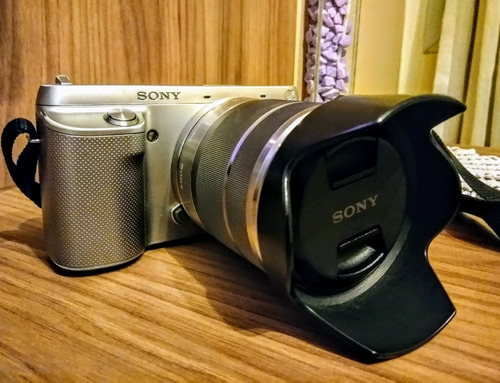 Câmera Sony Semi-profissional Nex-f3k