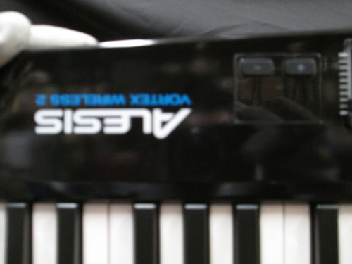Controlador Midi Wireless Keytar Alesis Vortex Wireless 2 (Usado)