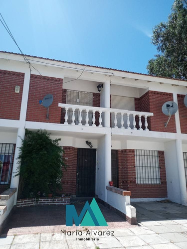 Venta Duplex En Mar Del Tuyu, Excelente Ubicación, De 3 Ambientes Con Entrepiso, Calle 2 Nro 8736, La Costa