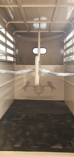 Remolque Para 2 Caballos Techado