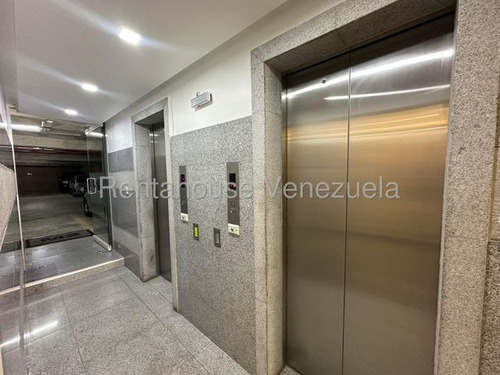 Estupendo Apartamento En Colinas De La Tahona 25-18150