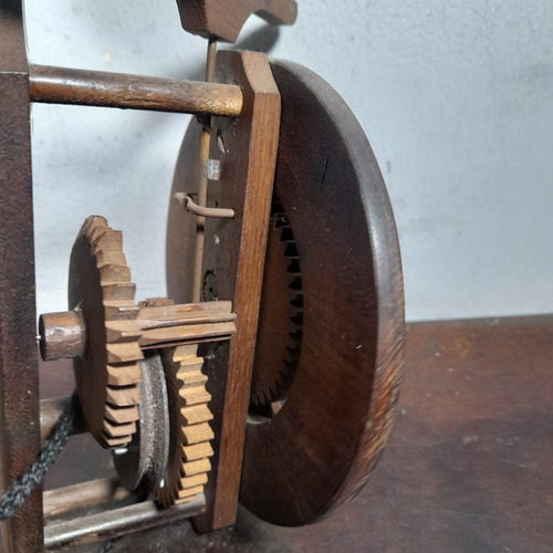 Imagem 7 de 10 de Relógio Madeira Parede Da Vinci Estragado Não Da Conserto