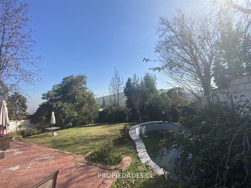 Casa En Venta De 4 Dorm. En Las Condes