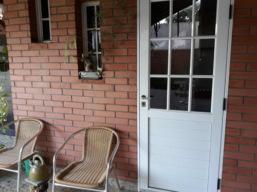 Espectacular Chalet En Un Terreno De 350 M2. Dueño Directo
